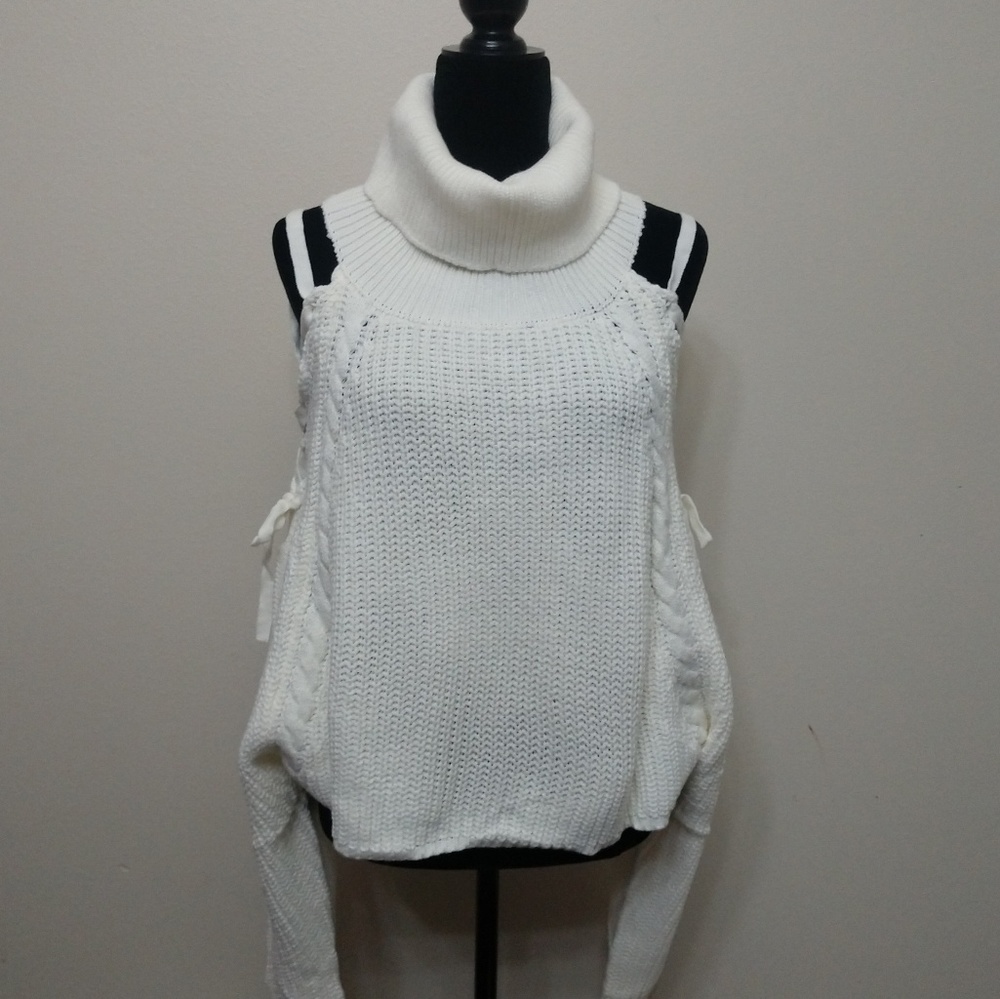🆕Cold Shoulder Turtleneck Sweater - Picture 2 of 8